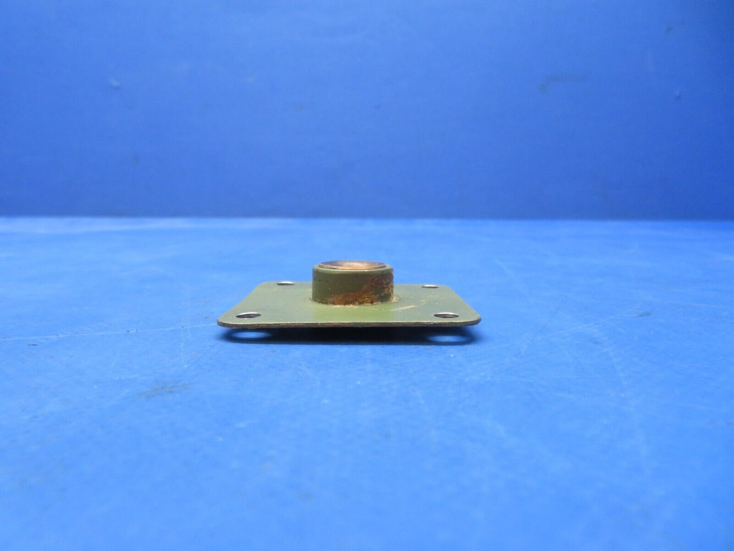 Cessna 310 / 310I Uplock Tube Support Bearing Assy P/N 0813000-73 (1023-143)