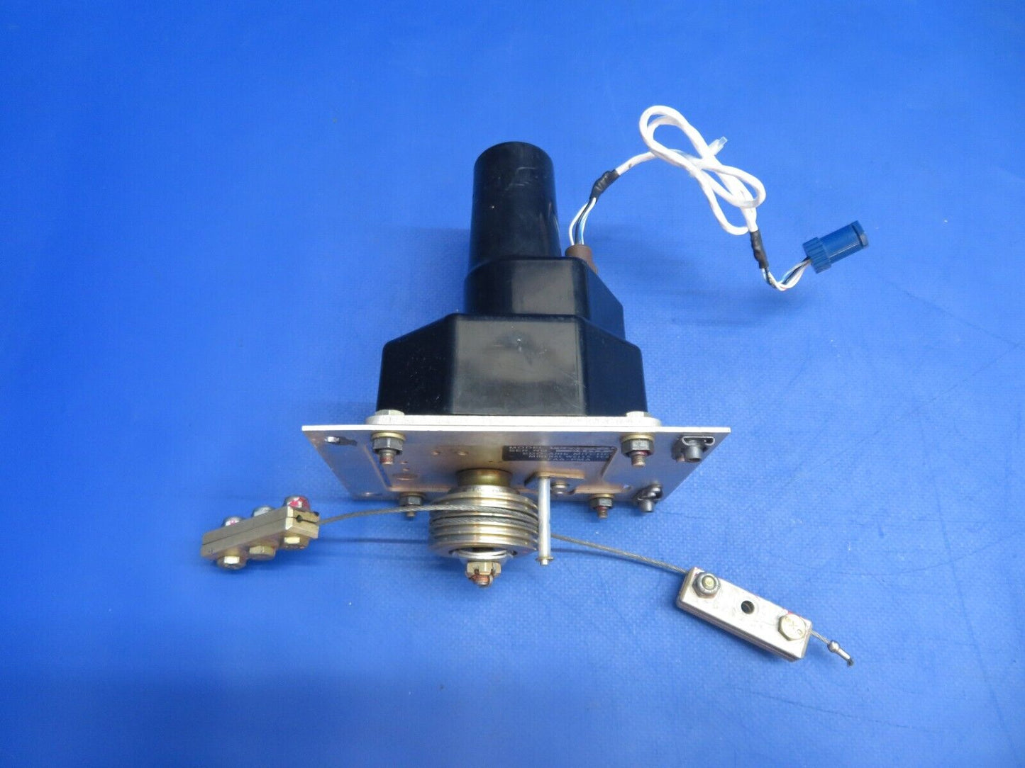 Piper PA-34-200T Edo-Aire Mitchell Pitch Servo P/N 1C508-1-487P (0223-917)