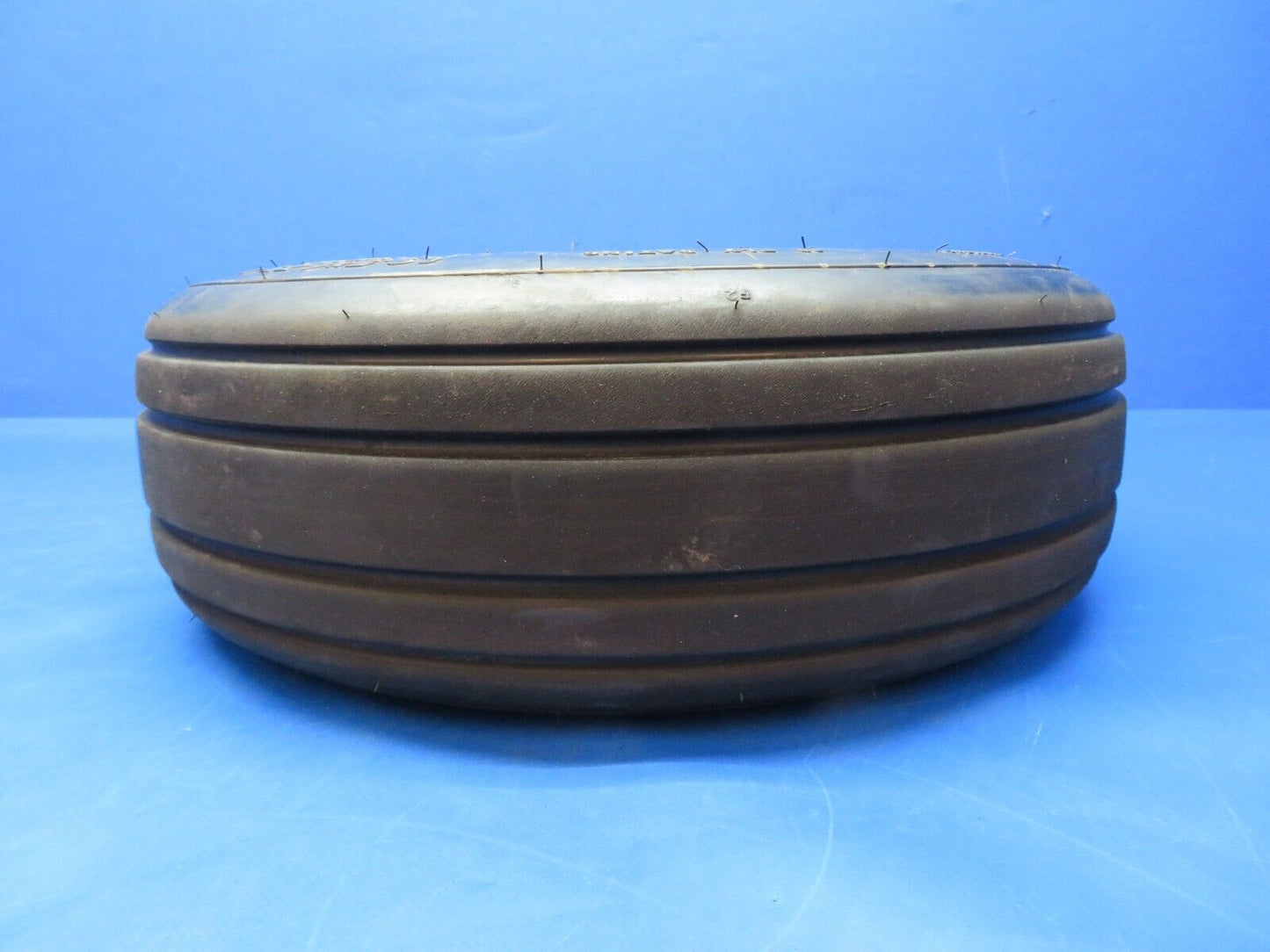 Goodyear 19.5x6.75-8 Rib Tire 10 Ply P/N 196K08-9 (0523-649)