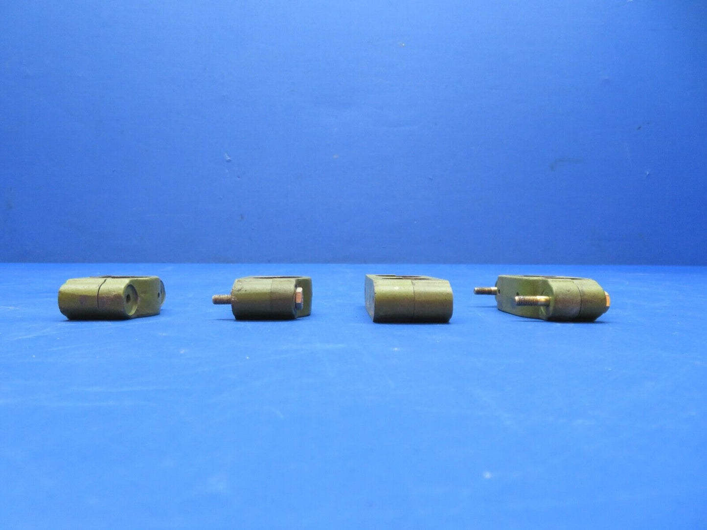 Cessna 310 / 310Q Rudder Pedal Bearing Set P/N 0861700-60 LOT OF 4 (0823-741)