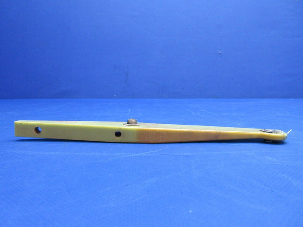 Diamond DA-42 Elevator Control Lever Assy P/N DA4-2735-30-00_1 (0623-144)