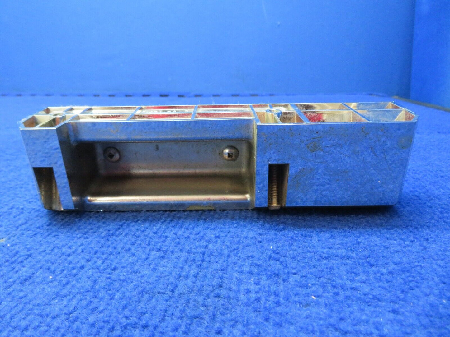Piper Arm Rest RH P/N 66710 (0722-675)