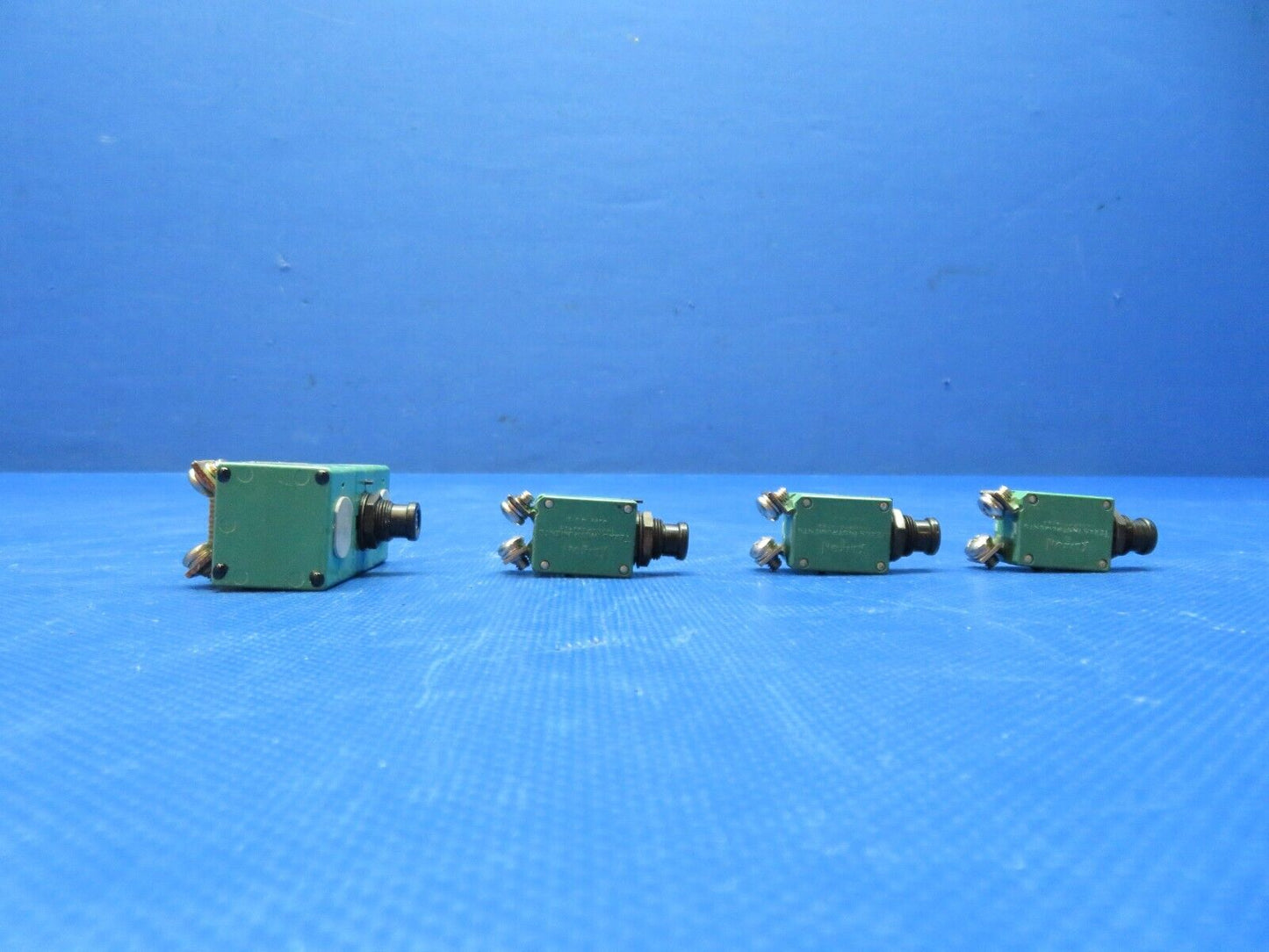 Klixon 25 amp & 2.5 amp Circuit Breaker P/N 9TC-25 LOT OF 4 (0224-195)