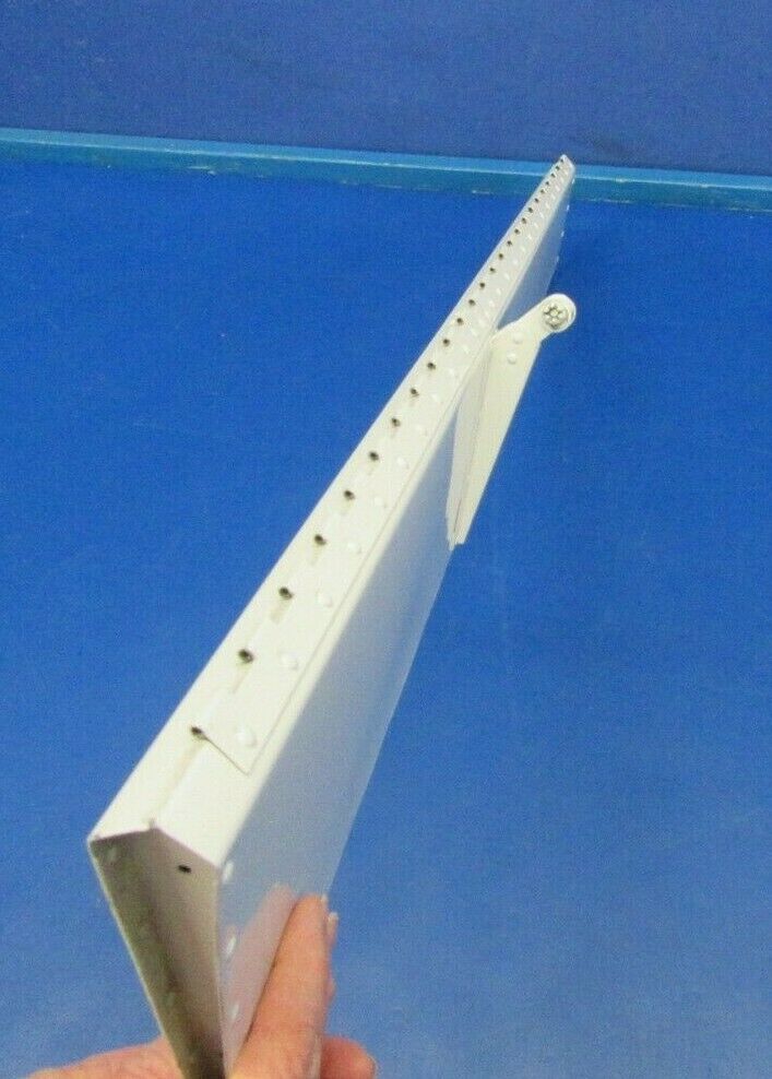 Beech Baron 95-B55 Tab Assy Elevator 45-610005-122 (0218-121)