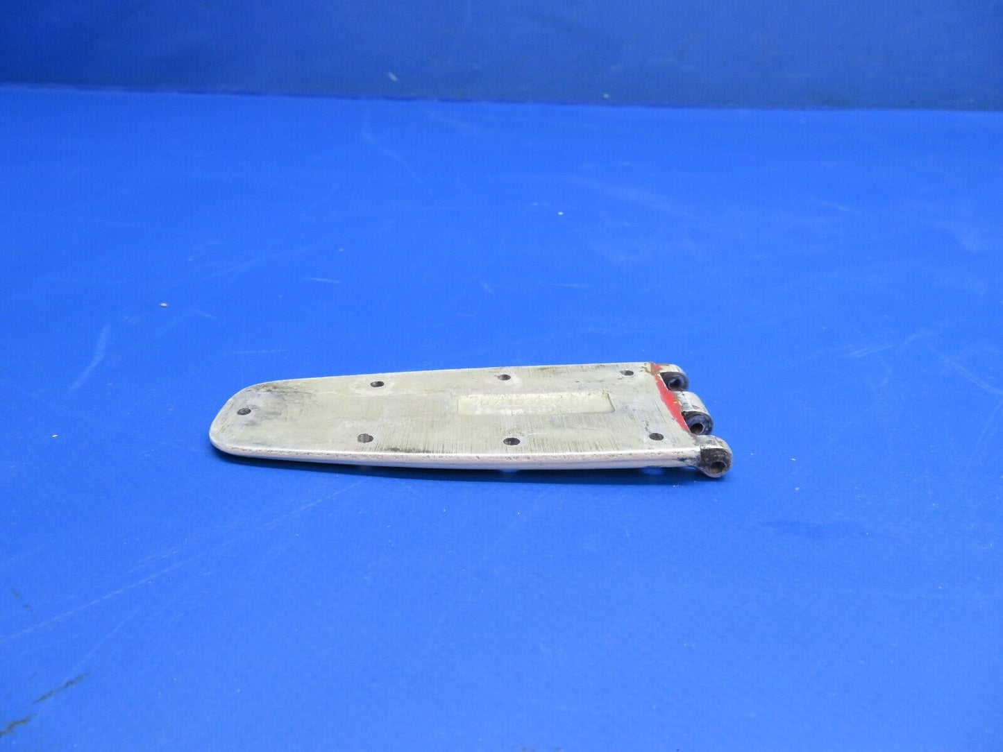 Cessna 210 Cabin Door LWR AFT Hinge P/N 0711037-21 (1122-109)