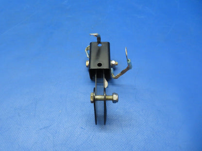 Diamond DA-42 Aileron Transfer Lever w/ Bracket P/N DA4-2713-20-00 (0623-424)