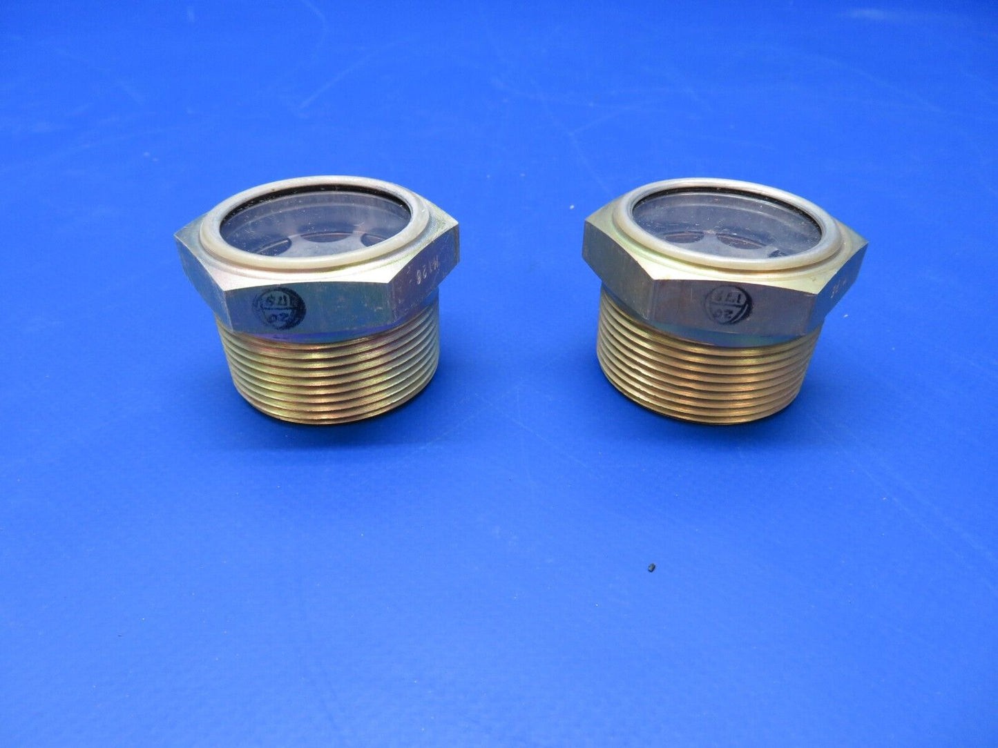 Eaton Tedeco Hex Sight Gauge Plug P/N 421-517-9001 LOT OF 2 NOS (1022-345)