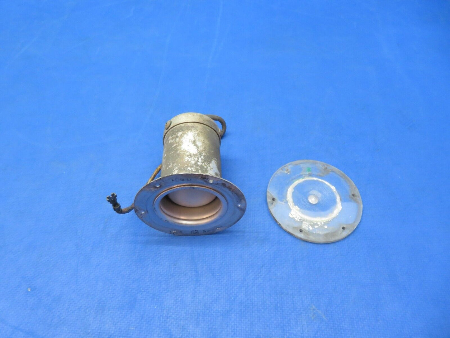 Cessna 310 / 310F De-Ice Light Assy P/N 0820501-5 TESTED (1123-309)