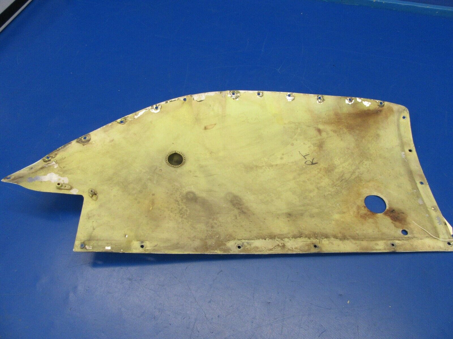 Cessna 310 Fairing Assy w/Shield Vent LWR RH Tip Fuel Tank 0823413-32 (0619-346)