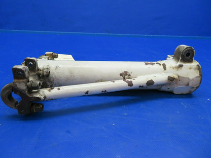 Cessna 310 Main Gear Trunnion RH (0520-513)