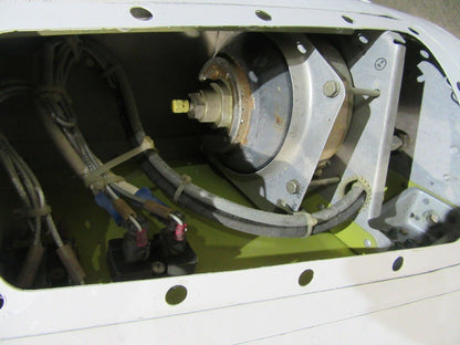 1974 Beech Baron E-55 Wing RH 96-110005-704 (1119-01)