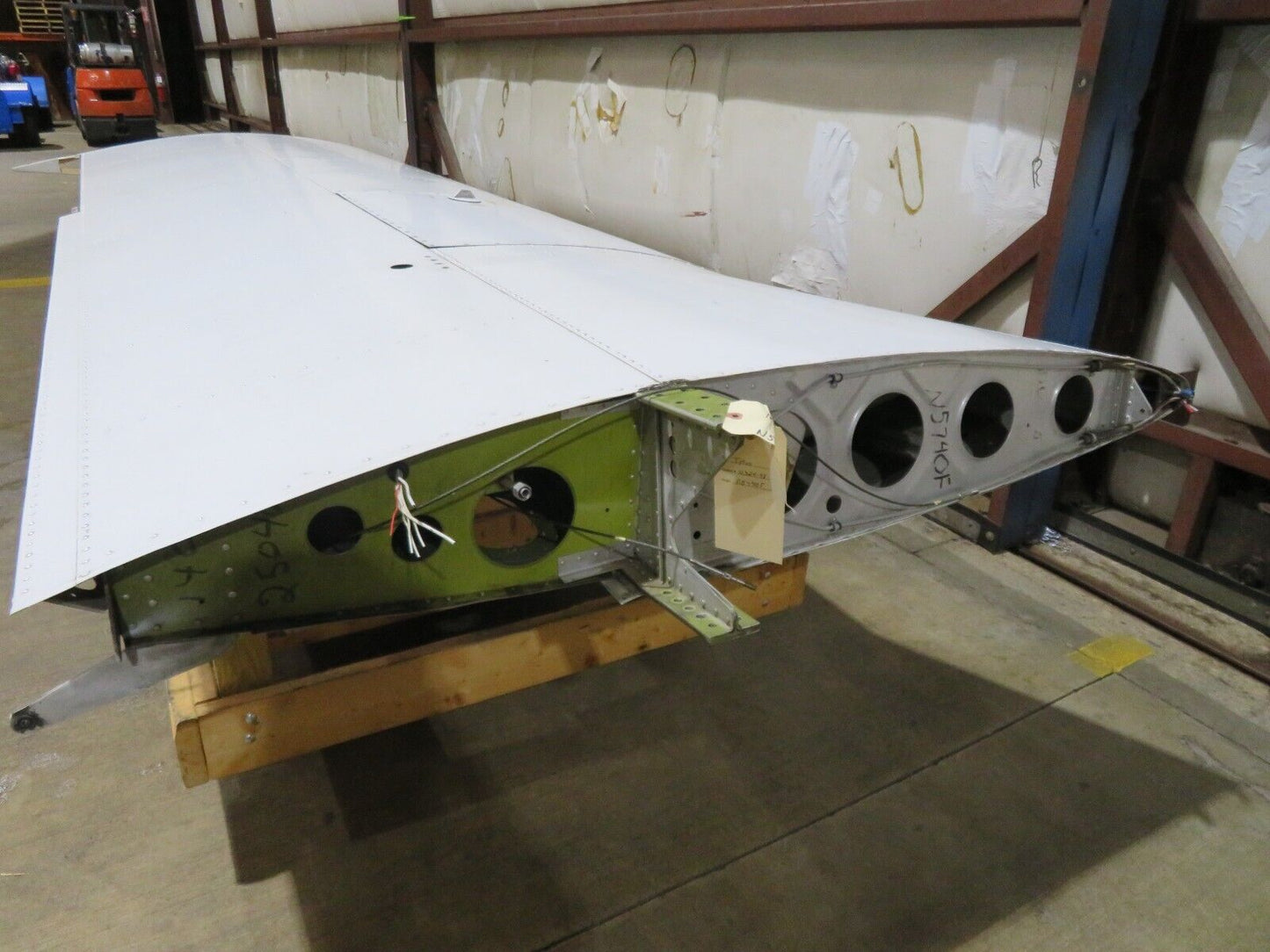 1968 Piper PA-28-140 Cherokee LH Wing P/N 66601-04 (0324-98)