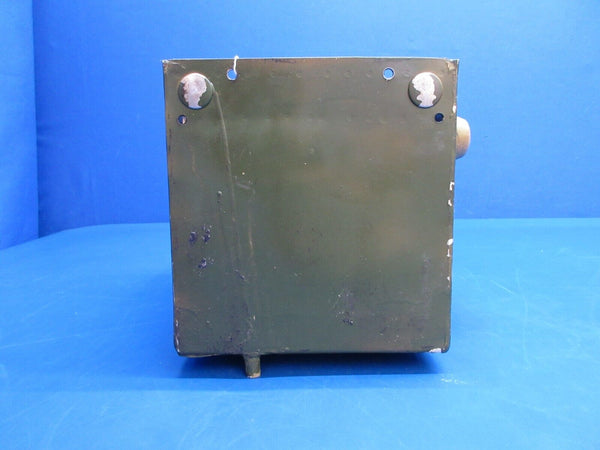 Beech 95-B55 Baron Battery Box Assy w/Lid P/N 002-400001-57 (0523-1102)