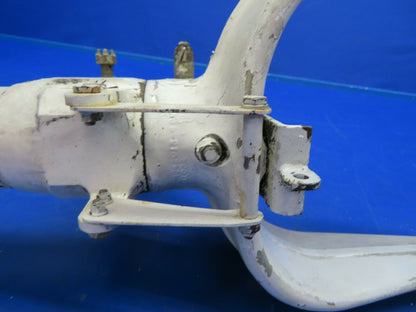 Cessna 310P Nose Gear Strut Assy Trunnion P/N 5842000-213 (0620-691)