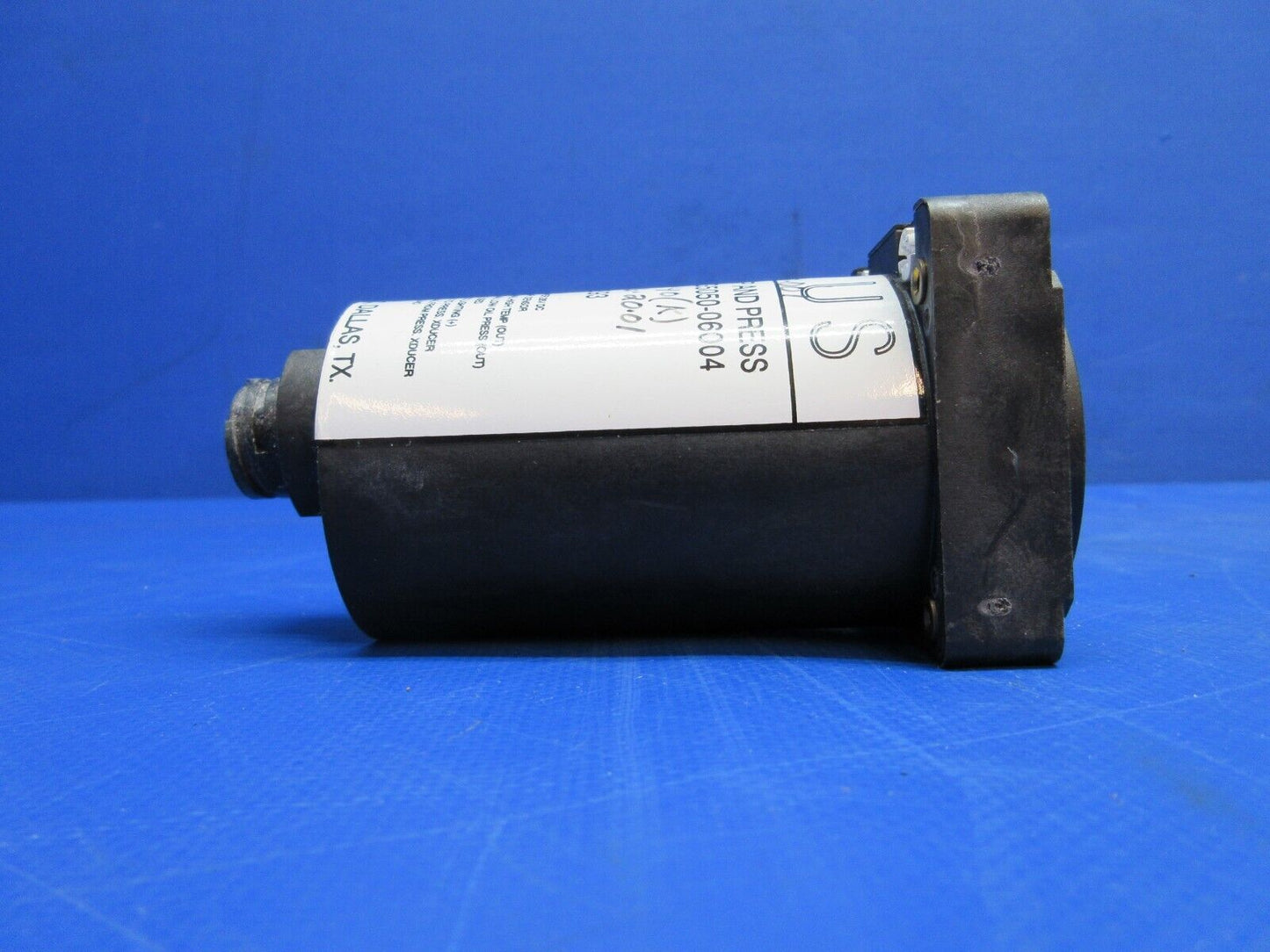 Cirrus SR-22 Rochester Oil Temp & Pressure Ind P/N 12619-001 WARRANTY (0923-929)