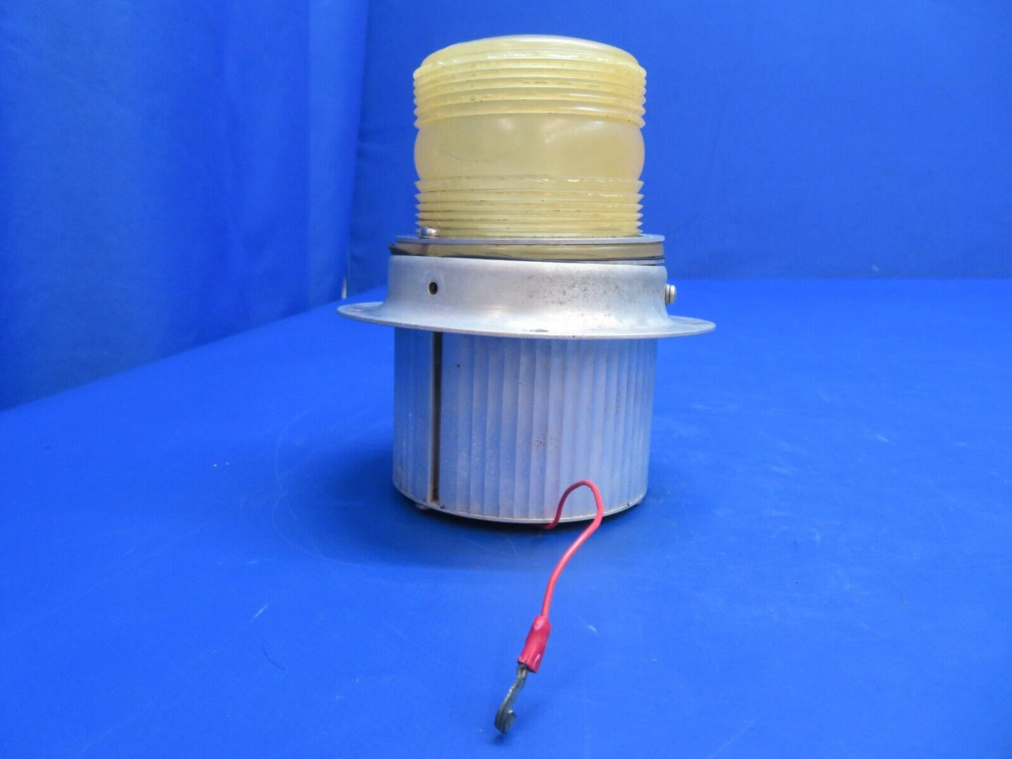 Cessna 150 / 150K Hoskins Beacon Light 11-28V P/N 700801 CORE (0223-560)