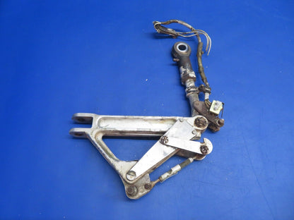 Piper PA-34-200T Seneca II LH Truss Main Gear w/ Switch P/N 78721-02 (0223-907)
