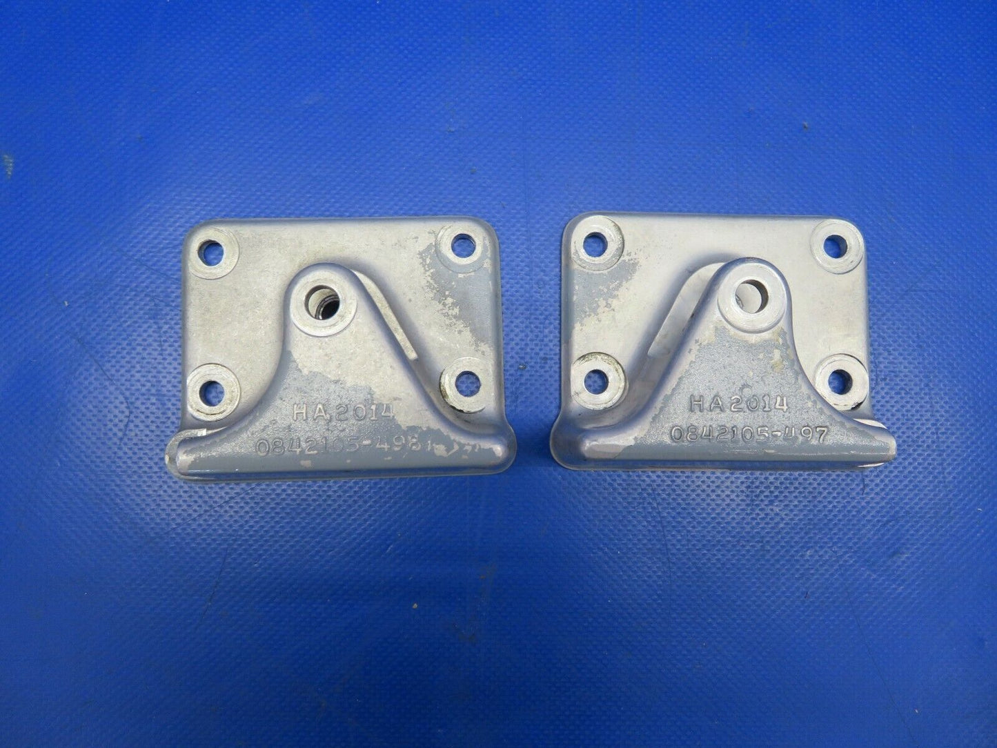 Cessna 310 Nose Wheel Bracket Block LH & RH 0842105-498, 0842105-497 (0520-358)