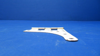 Cessna 150 / 150F LH Upper Door Hinge Bracket P/N 0411602-1 (0523-839)