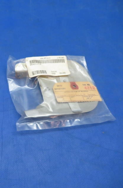 Cessna Cover "Duck Bill" Assy Nose Wheel Pant P/N 0542117-5 NOS (1023-395)