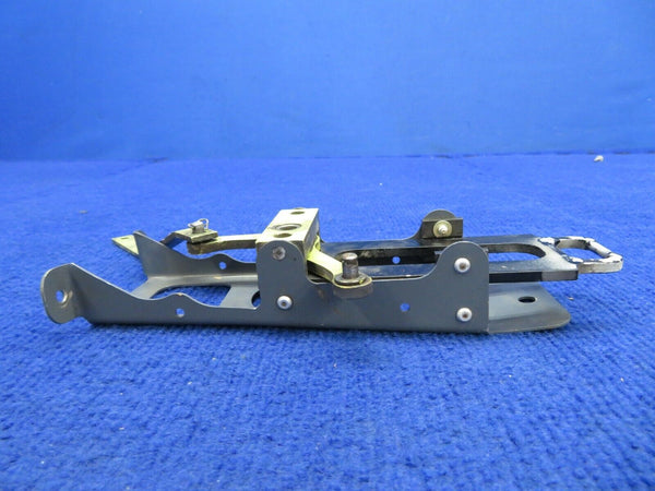 Socata TB-9 FWD RH Box Door Latch Mechanism P/N 25025005 (0522-605)