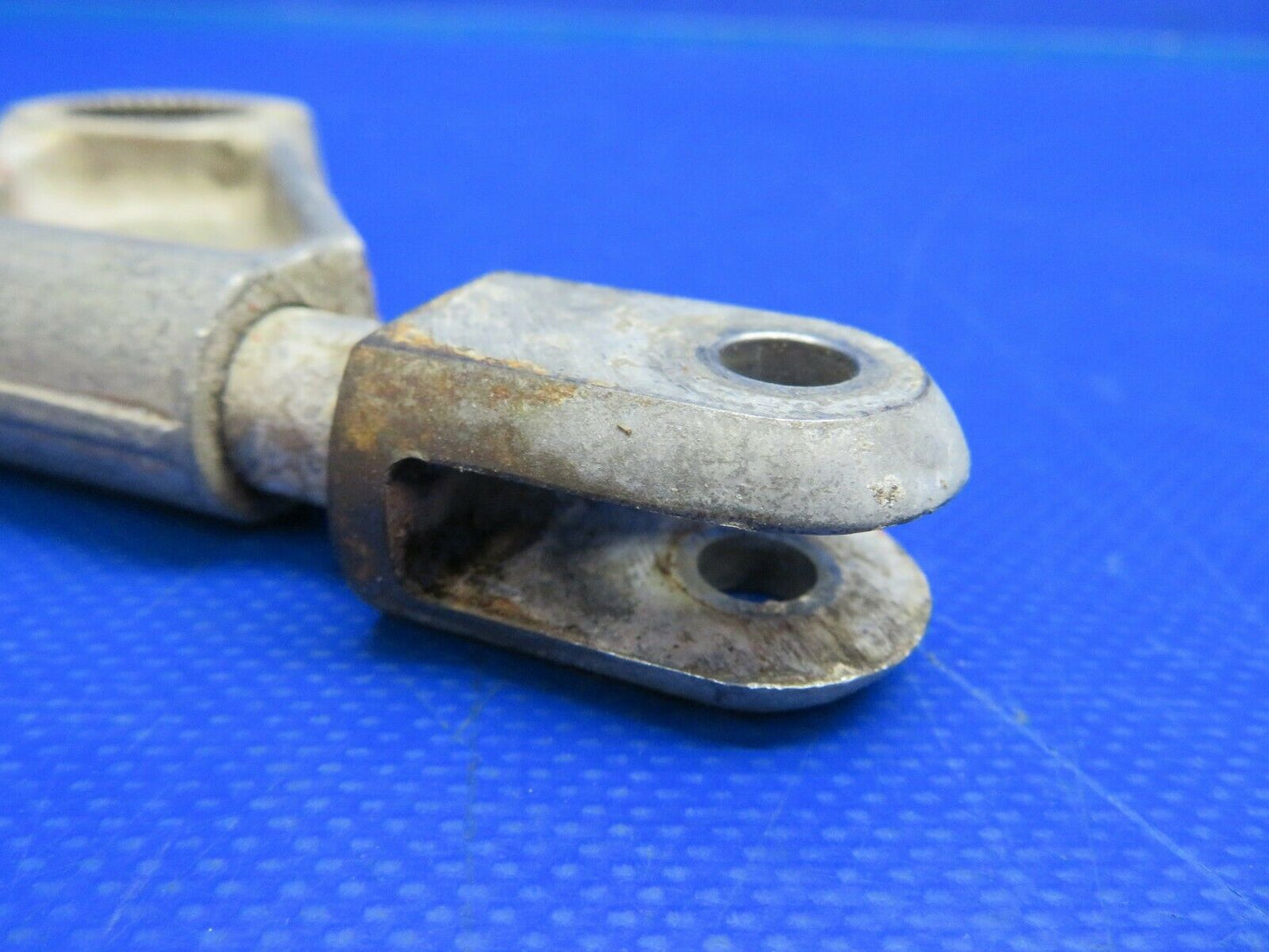 Cessna 310P Nose Gear Torque Tube Bellcrank P/N 0842104-2, 0842104-3 (0620-657)