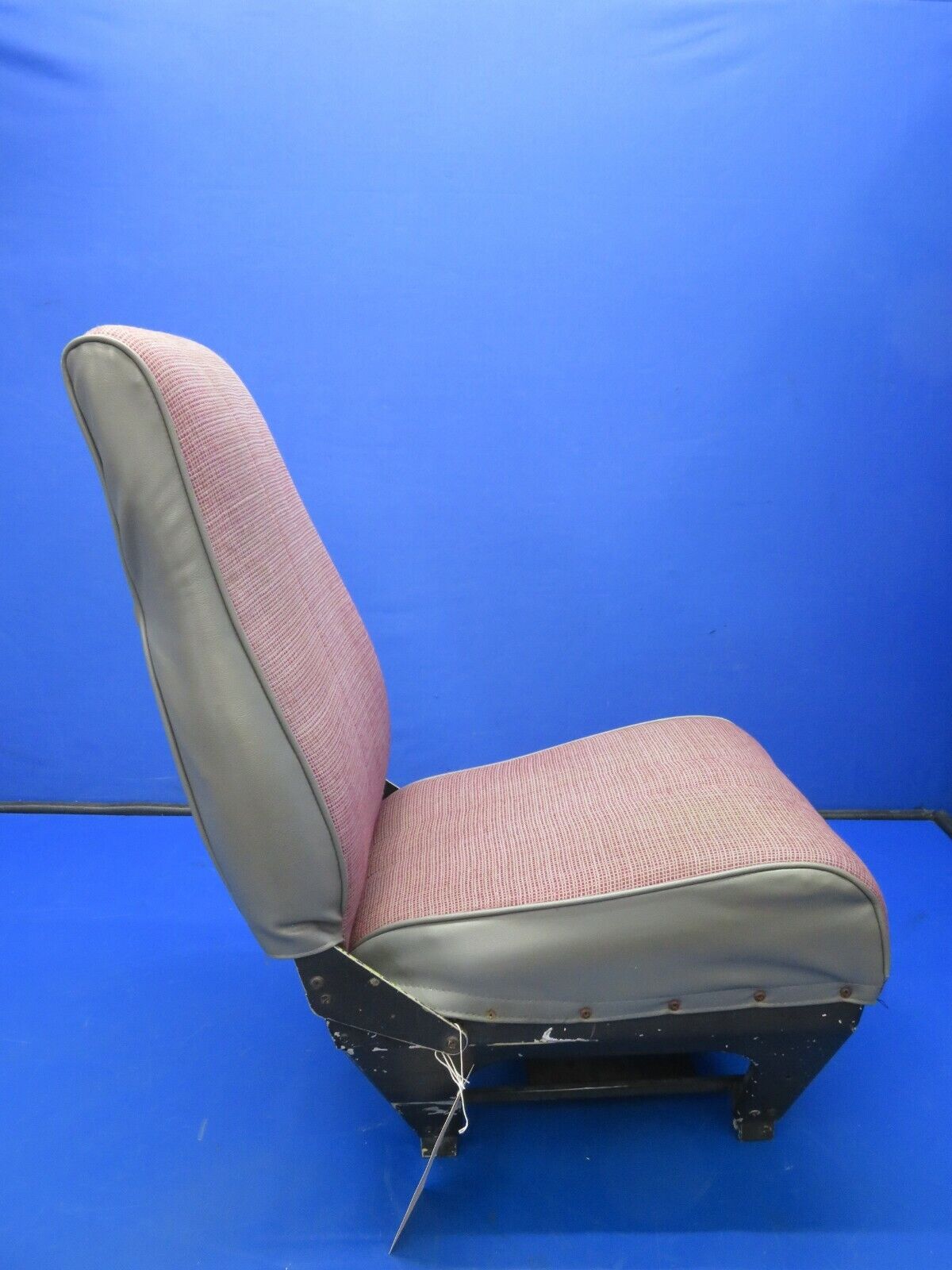 Beech B19 Musketeer Sport Front Seat P/N 169-534024 FOR PARTS (0421-106)