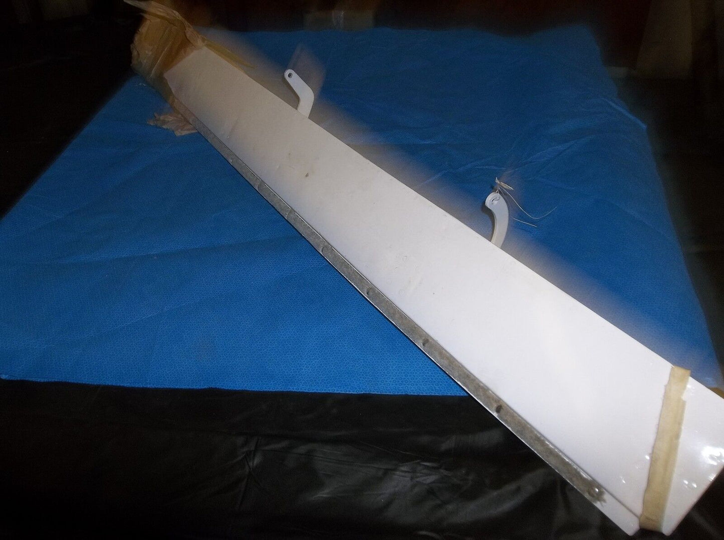 Cessna 402 RH Nose Gear Door Assembly P/N 5013076-2 - Refurbished (0214-03)