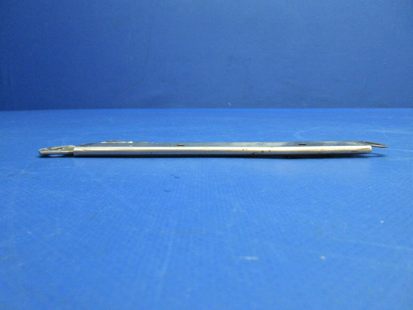 Cessna 401 Door Stop Assy P/N 5211183-1, 5211183-2 (0523-479)