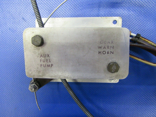 Cessna T210N Gear Warning & Fuel Pump Switch P/N 1270727-1 (0321-440)