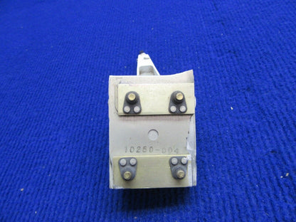 Cirrus Aileron Actuation Arm & INBD Hinge Attach Bracket RH 16790-001 (0122-305)