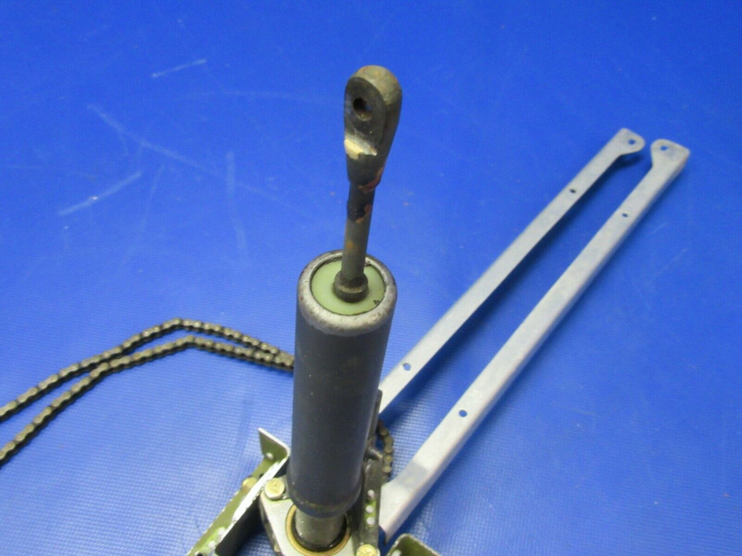 Cessna 210 / P210N Rudder Trim Bungee w / Brackets P/N 1261462-1 (0421-547)