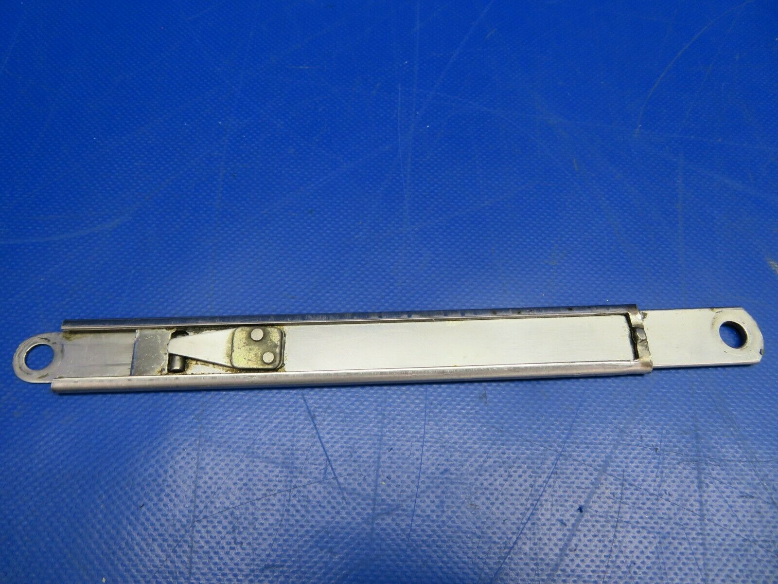 Cessna 310P Stop Small Baggage Door P/N 0811488-1 (0620-665)