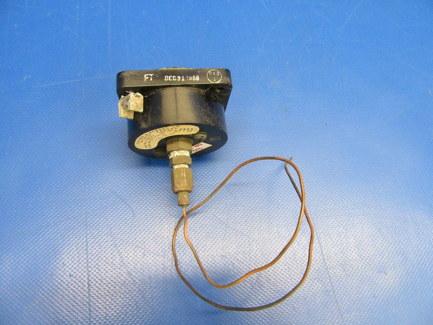 Cessna 310 / T310Q Oxygen Cylinder Pressure P/N S-1325L-1 (0519-499)