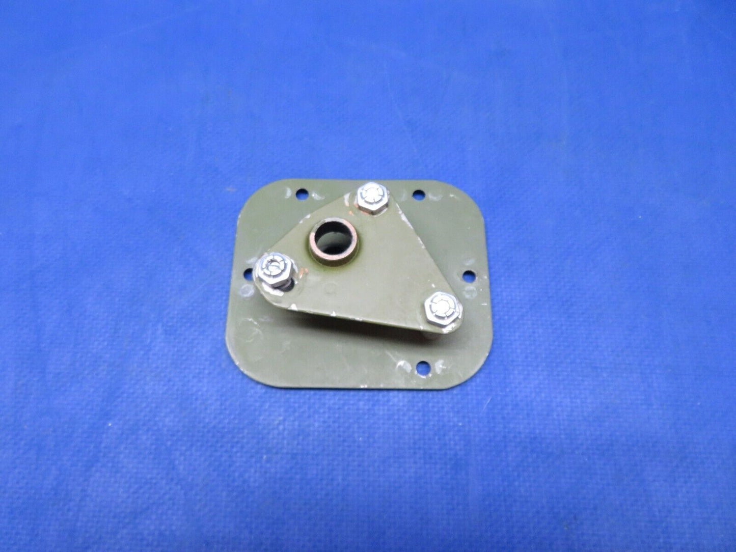 Cessna 172 Plate Assy RH Cabin Door Latch P/N 1217046-5 (1123-451)