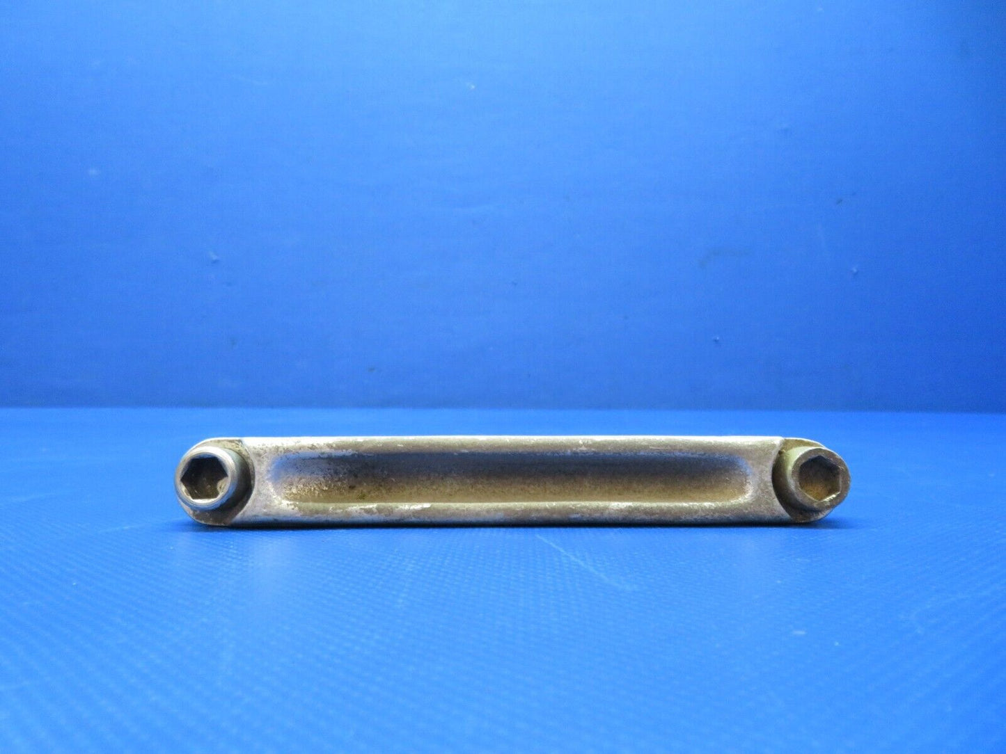Cessna 337 / 337E RH Main Gear Saddle Clamp P/N 1512247-2 (1223-291)