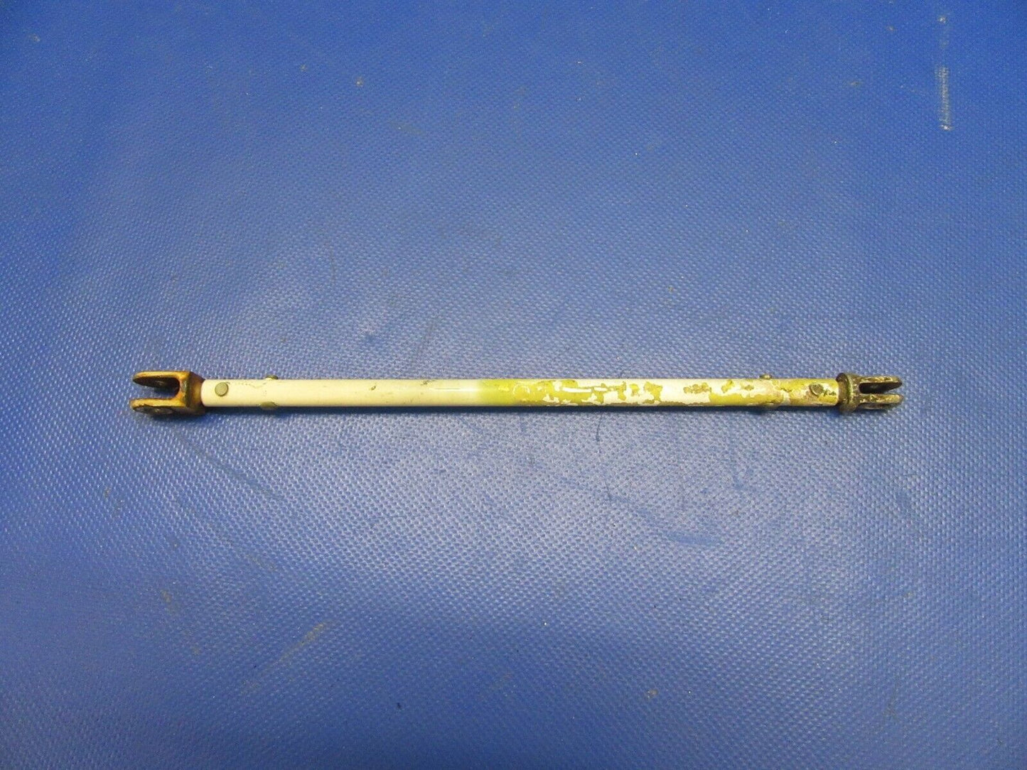 Beech 95-B55 Rod Assy Actuator to Elevator Trim Tab P/N 96-526021-1 (0621-673)