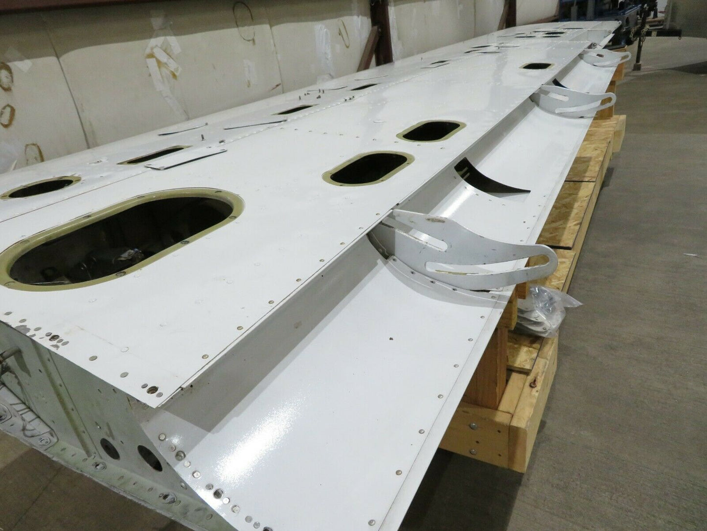 Cessna 210 / P210N Left Hand Wing Structure P/N 1221221-17 (0921-102)