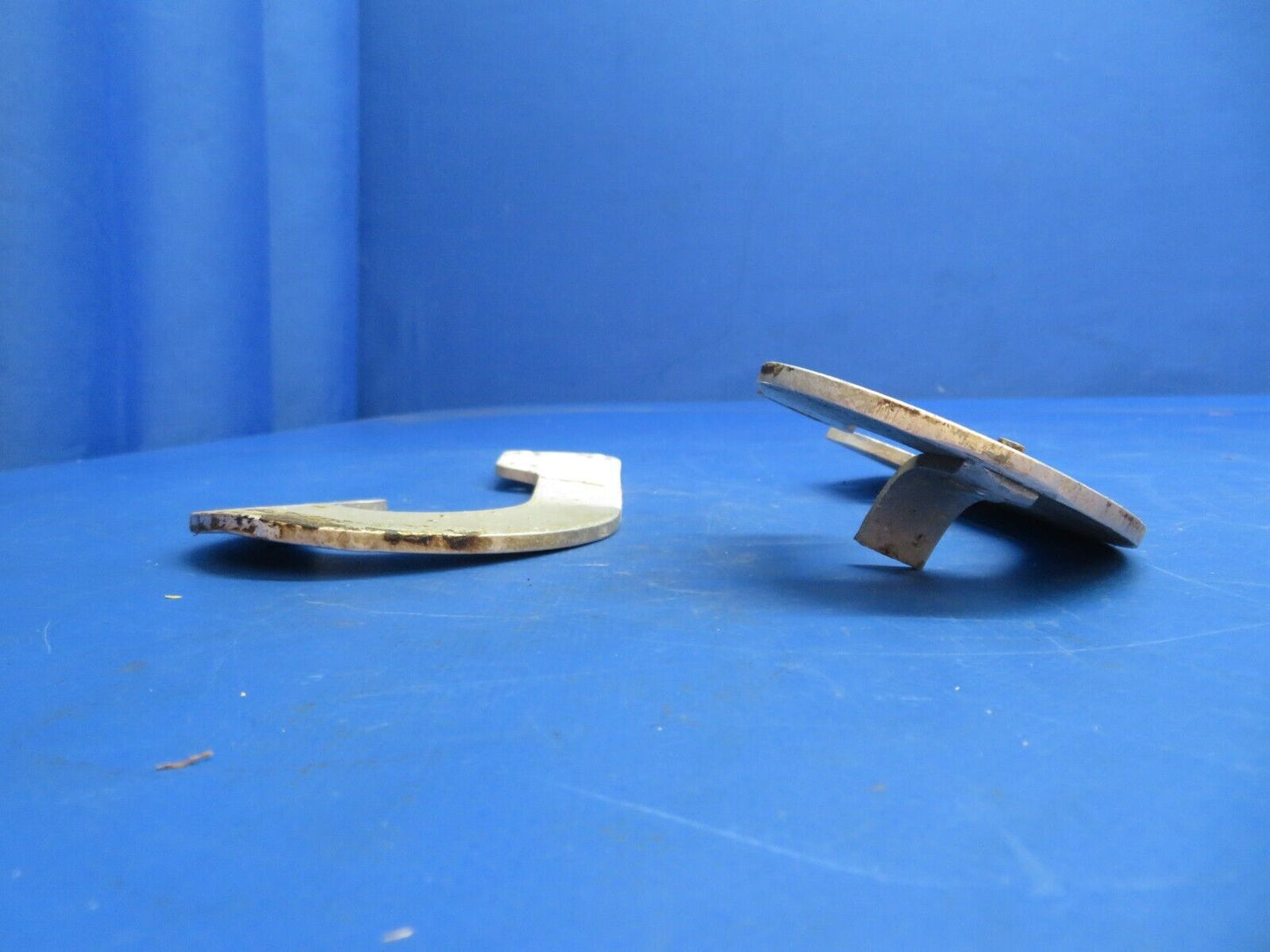 Beech 95-B55 Baron Nose Baggage Door Hinge FWD AFT P/N 002-410055-41 (0123-530)