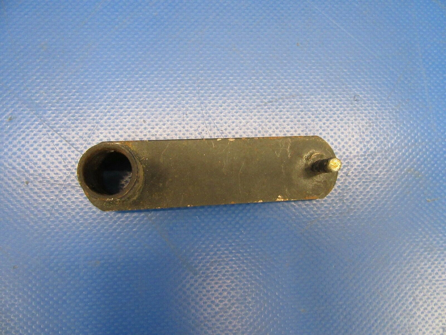 Piper PA-32-300 Cherokee Six Arm Fuel Selector Control P/N 69092-02 (0819-80)
