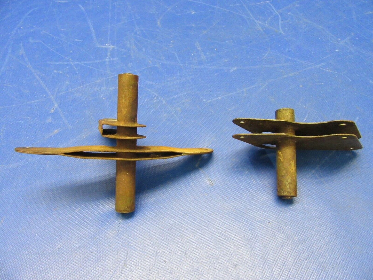 Cessna 172C Skyhawk Bellcrank Aileron & Bellcrank Flap LH P/N 0523223 (0821-392)