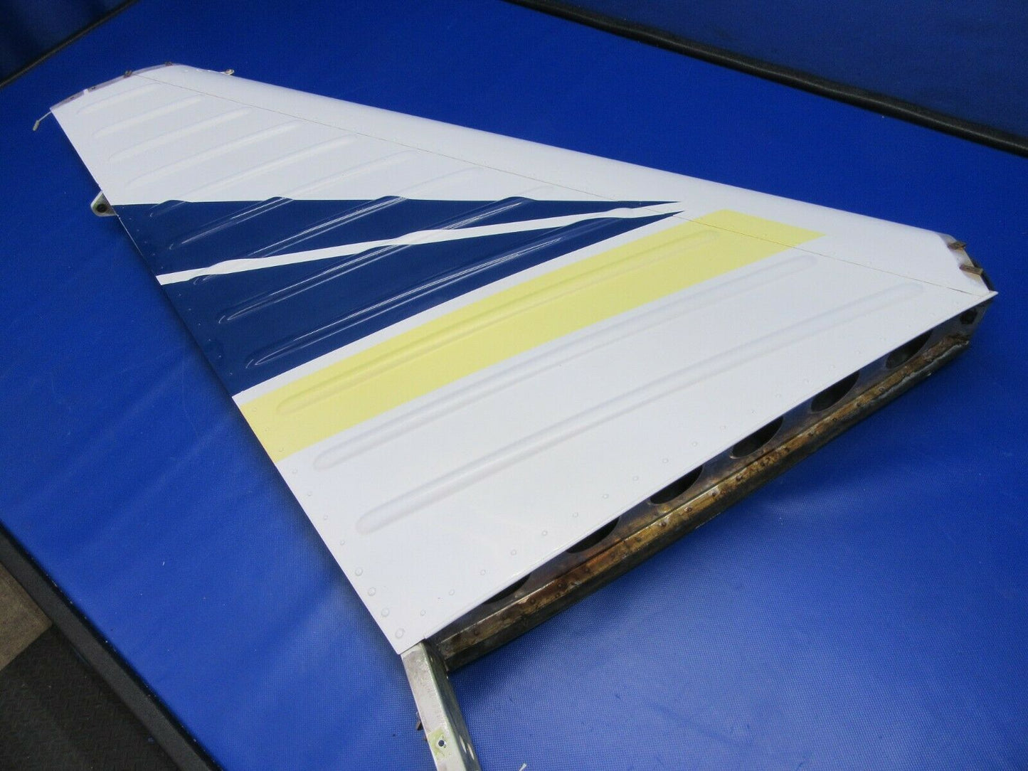 Piper PA-28-235 Vertical Fin / Stabilizer Assembly P/N 63500-00 (0121-223)