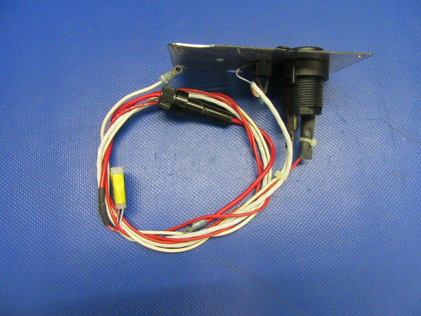 Cessna T210N Power Supply Port & Jack 24 Volts (0621-576)