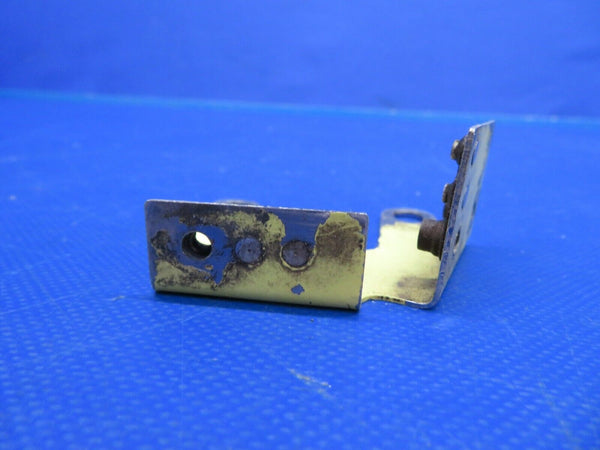 Beech Baron E-55 Prop Governor Control Bracket 96-940000-75 (0320-77)