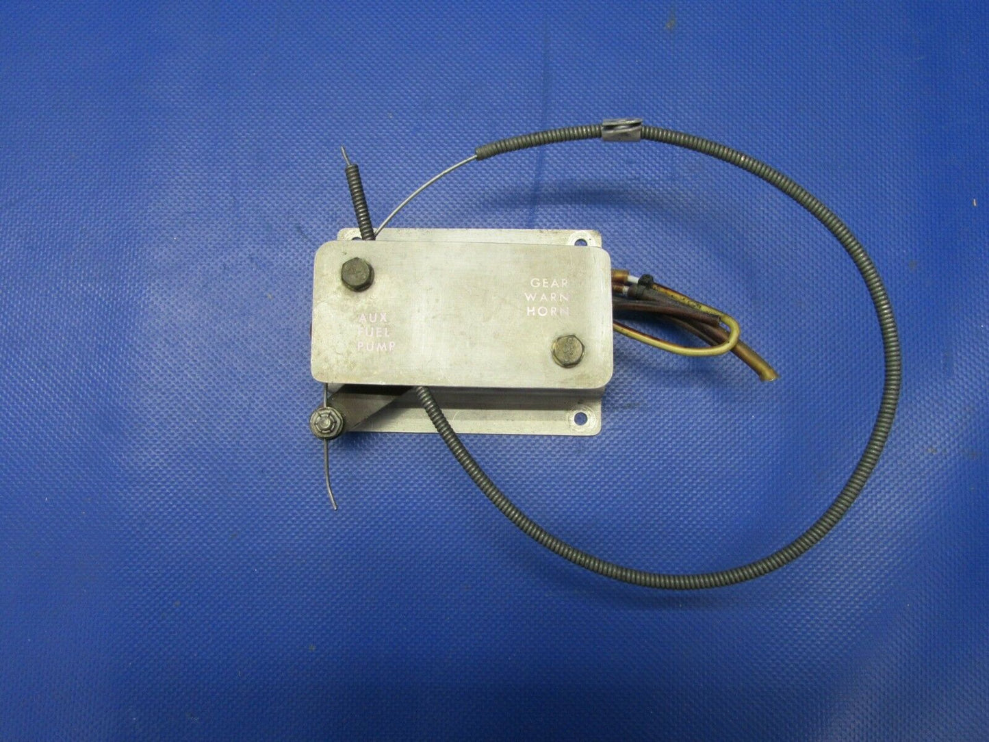 Cessna T210N Gear Warning & Fuel Pump Switch P/N 1270727-1 (0321-440)