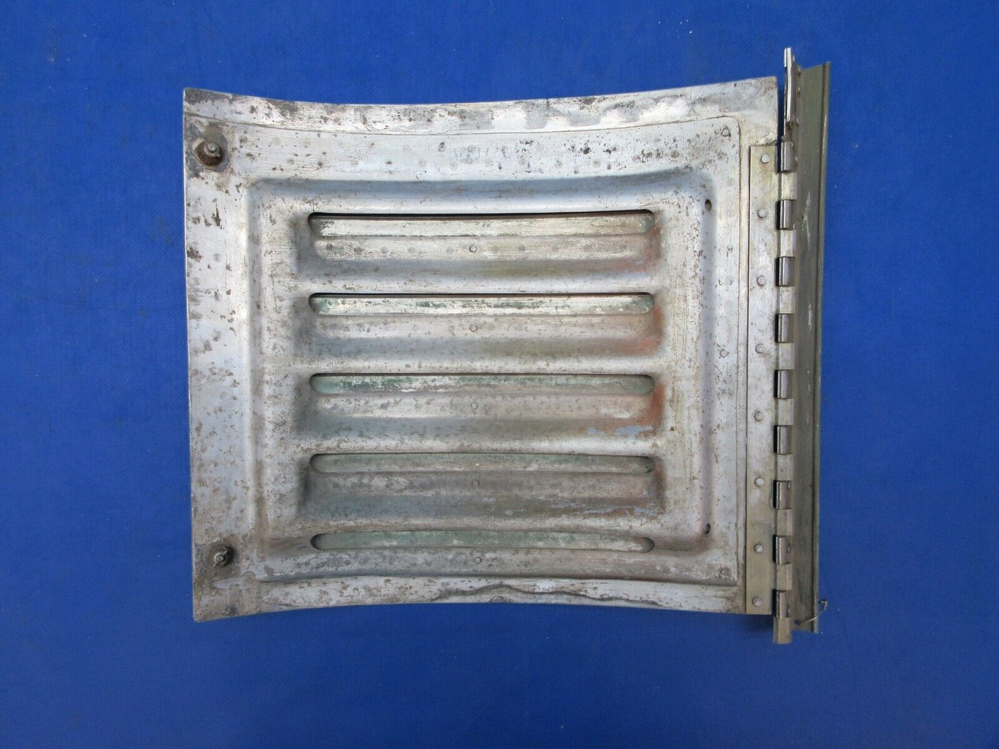 Cessna 310 / 310F RH AFT Cowl Door Assy w/ Hinge P/N 0895000-8 (1123-728)