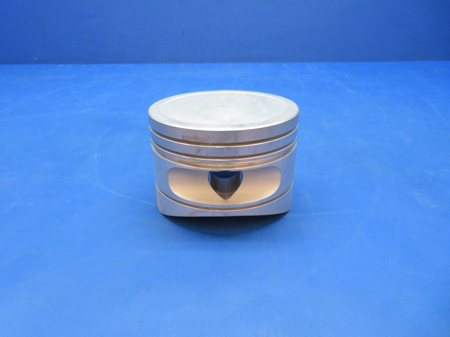 Continental Piston P/N 640945 NEW OLD STOCK (0923-664)