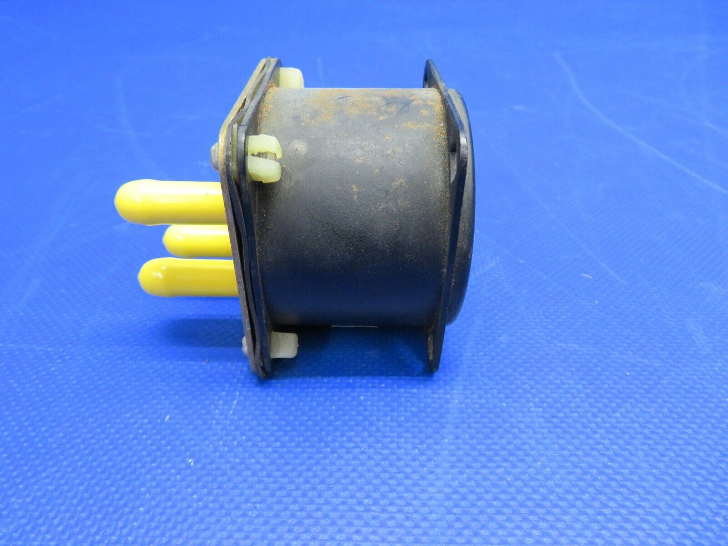 Airborne 1G2-22 Suction Gauge P/N C668542-0102 (1021-124)