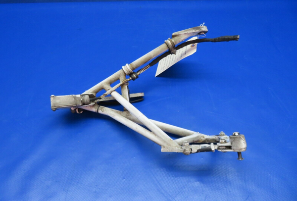 Cessna 401 / 401A Nose Gear Drag Brace Truss Assy w/ Link 5042002-1 (1223-362)