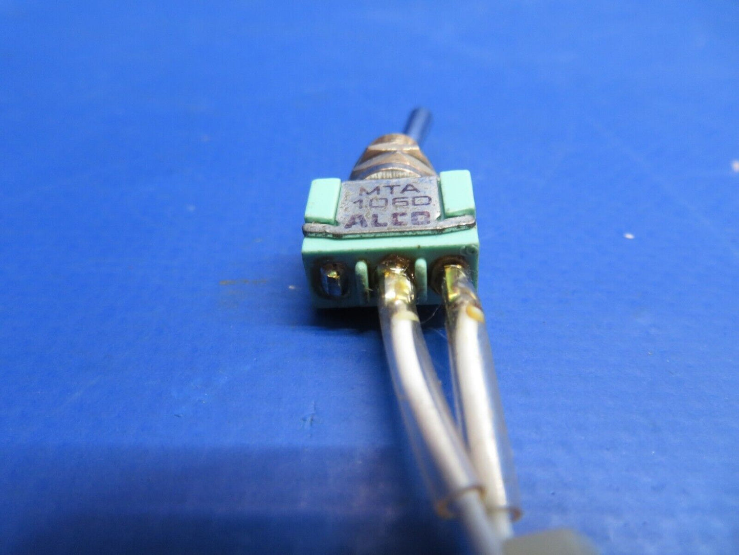 Piper PA-34-200T Switch LOT OF 4 P/N MTA106D, W31-X2M1G-2, 512TS1-4 (0323-521)